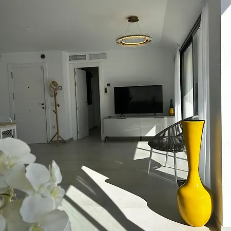 Sunshine Apartment *